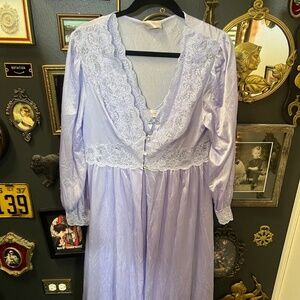 Vintage Shadowline nightgown and robe • size Large
